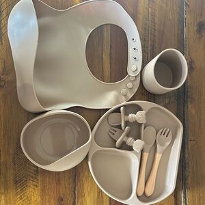 Silicone Baby Mealtime Set in Taupe